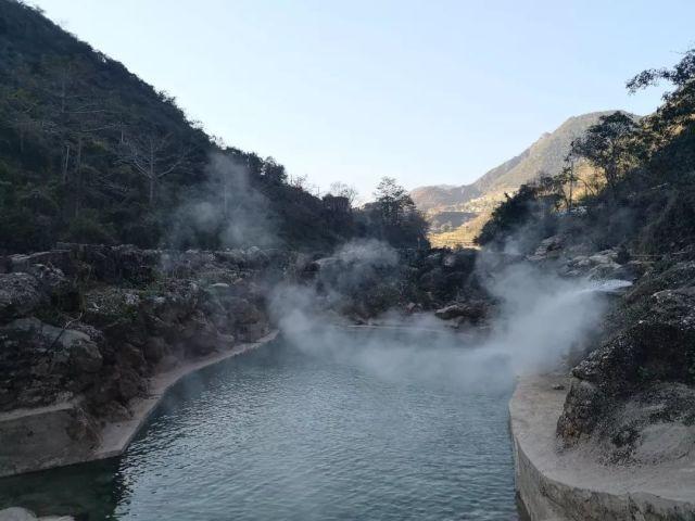 哈尔滨小哥招待南方游客后收到两大箱特产,感动落泪:来时是客,走后是亲