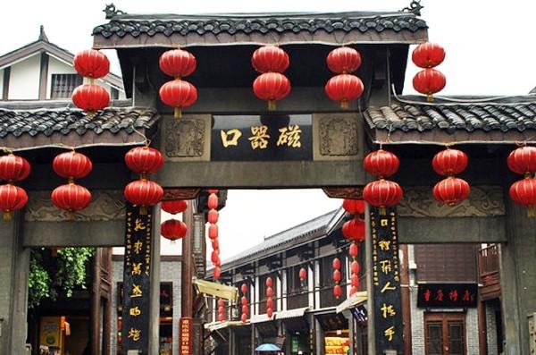 战役开始后，这总司令答应与舰队司令一同上舰，刚到大门却溜了